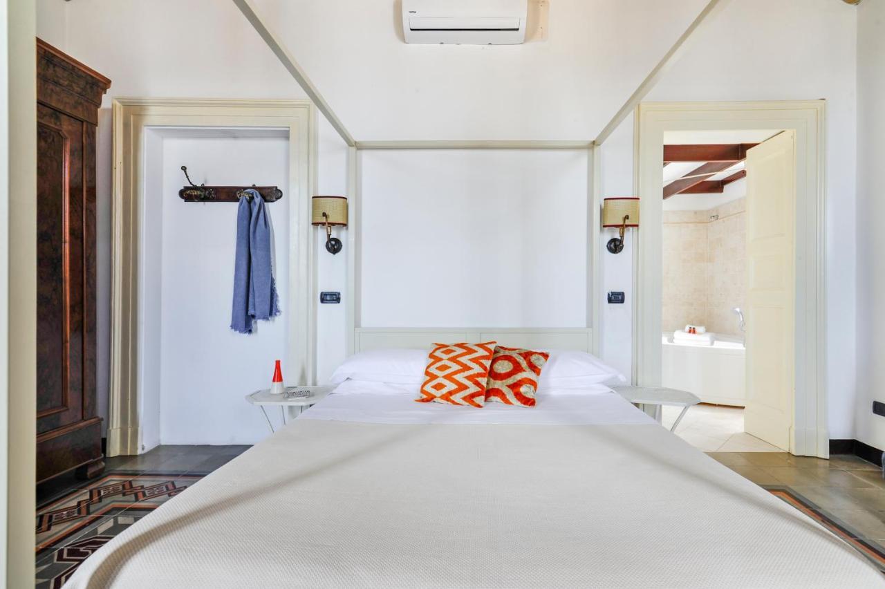 Castriota 19 - Jacuzzi Apartment Sit レッチェ エクステリア 写真